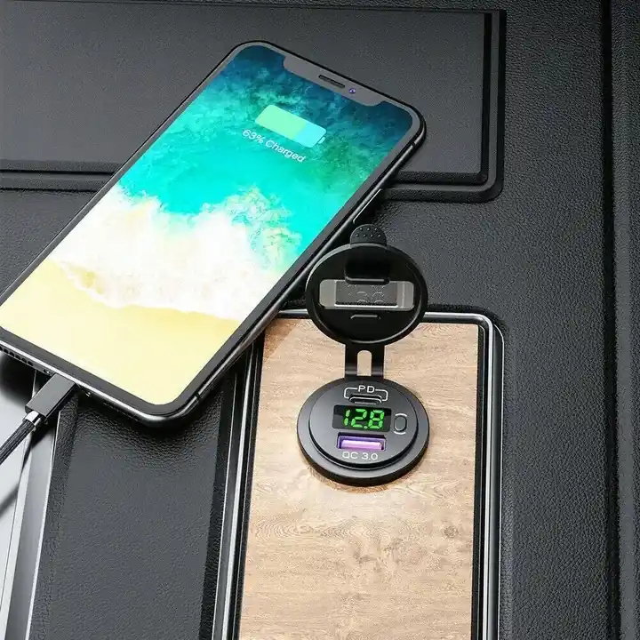 ŁADOWARKA SAMOCHODOWA USB QC3.0 + PD USB C WOLTOMIERZ PRZYCISK ON/OFF Wysoka jakość