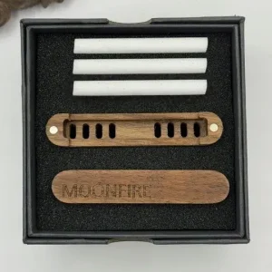 Oferta limitowana DYFUZOR ZAPACHOWY DO SAMOCHODU ZAPACH DO KRATKI NAWIEWU - Moonfire Eco Wood