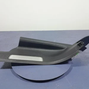 Wyprzedaż VOLVO XC90 II LISTWA NAKŁADKA PROGOWA TYLNA LEWA PODŚWIETLANA 31363747