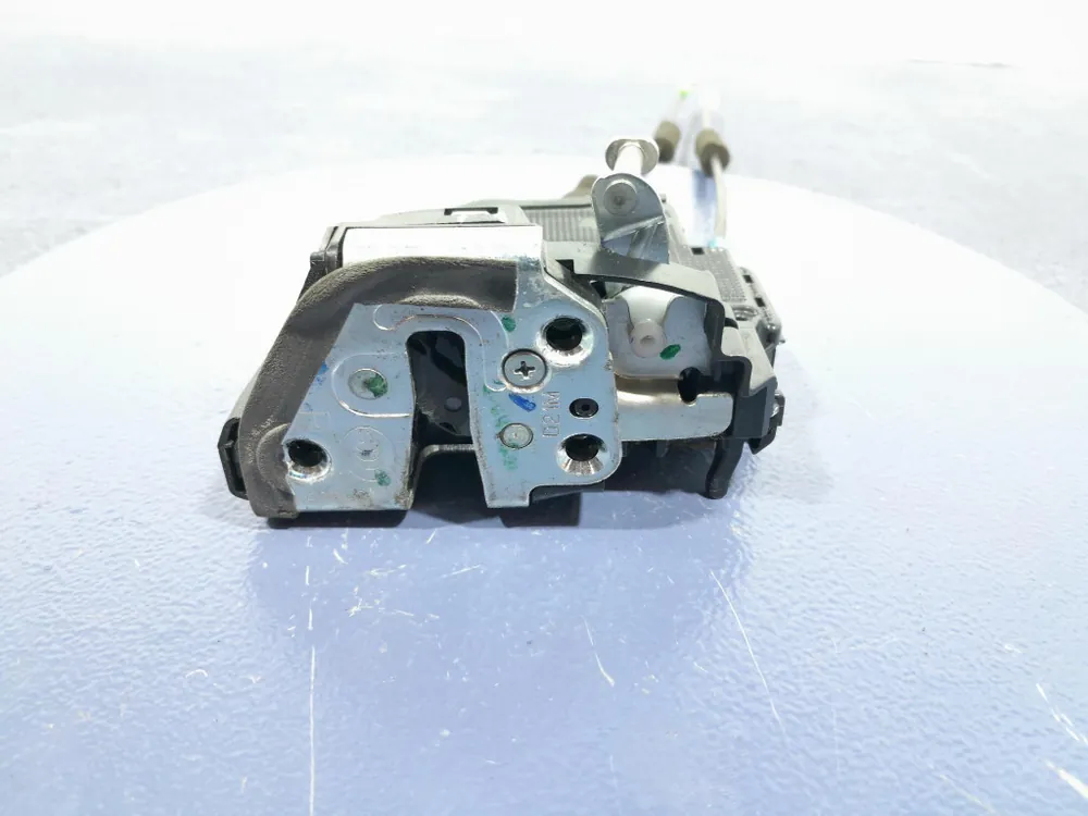 Wysoka jakość TOYOTA COROLLA XII E21 ZAMEK DRZWI TYŁ PRAWY 4 PIN EU