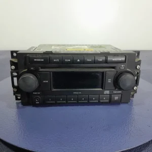 Autentyczny DODGE CHARGER 05-10 RADIO CD P05064173AK
